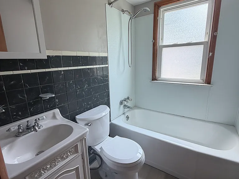 11212 Dove Ave — Photo 6