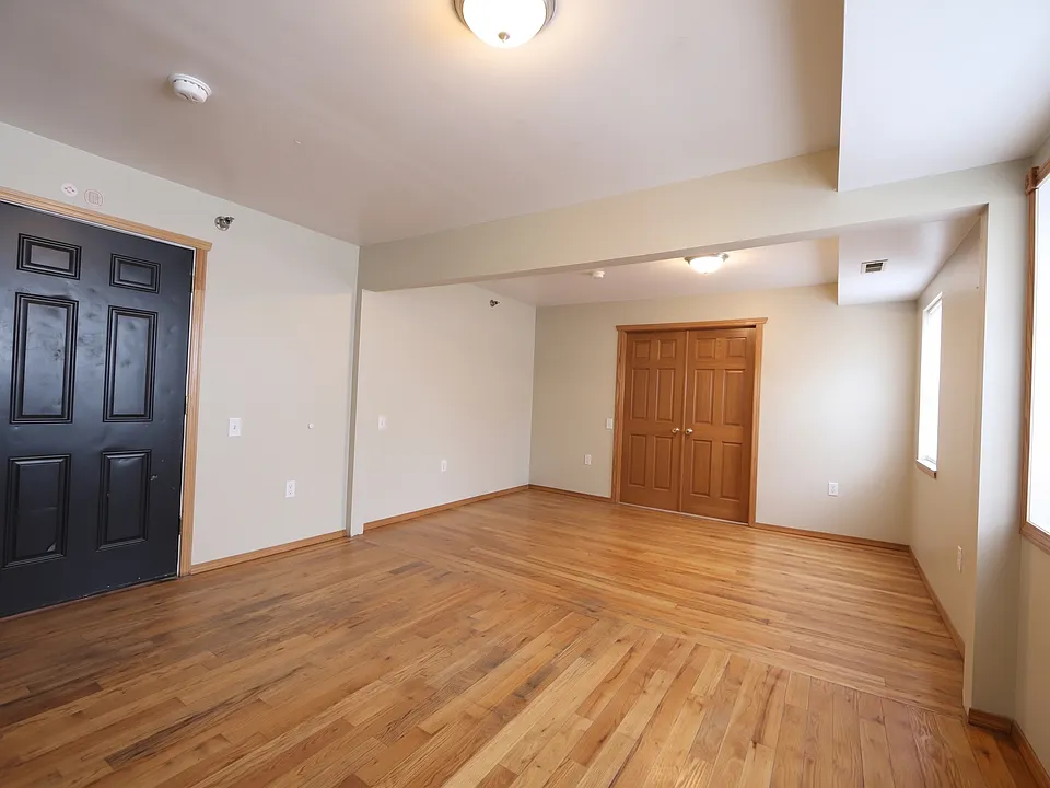 520 W Mifflin St #2