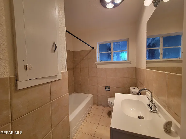 9513 Fairfax St — Photo 13