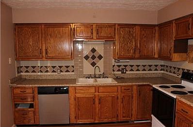 5th image of 122 Grant Dr