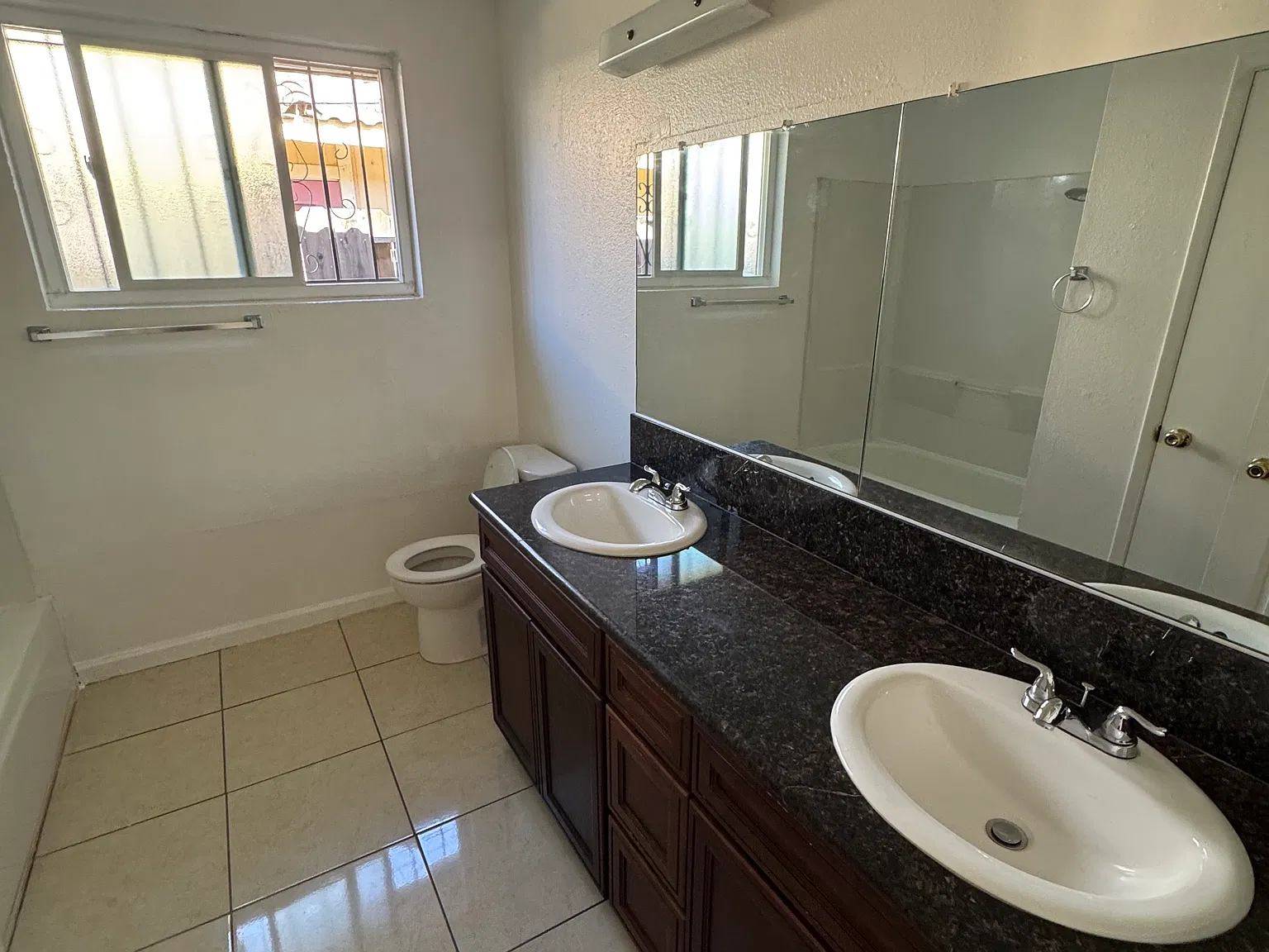 2 bed, $1,900 — Photo 4