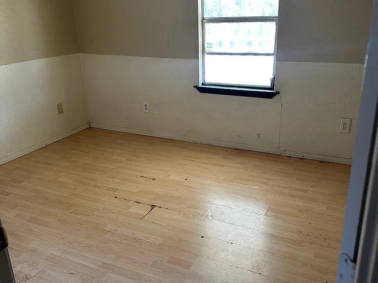901 Lakeshore Blvd — Photo 3