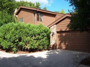 345 N Elm Grove Rd, City of brookfield, WI 53005