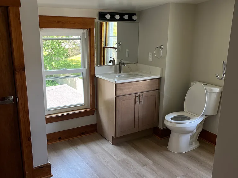 216 Broad St — Photo 22