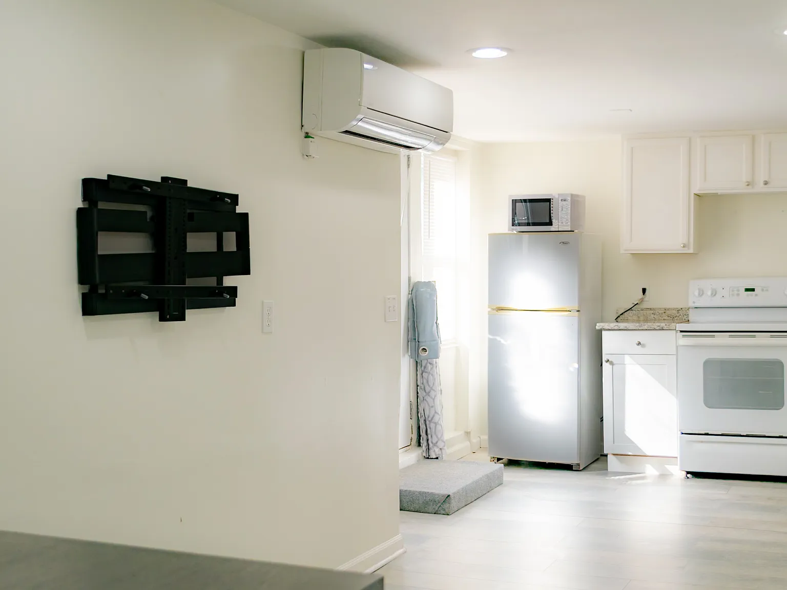 1 bed, $1,300 — Photo 4