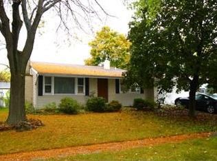 784 Beechwood Rd, Buffalo Grove, IL 60089