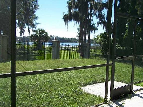 3rd image of 18212 Cypress Cove Ln