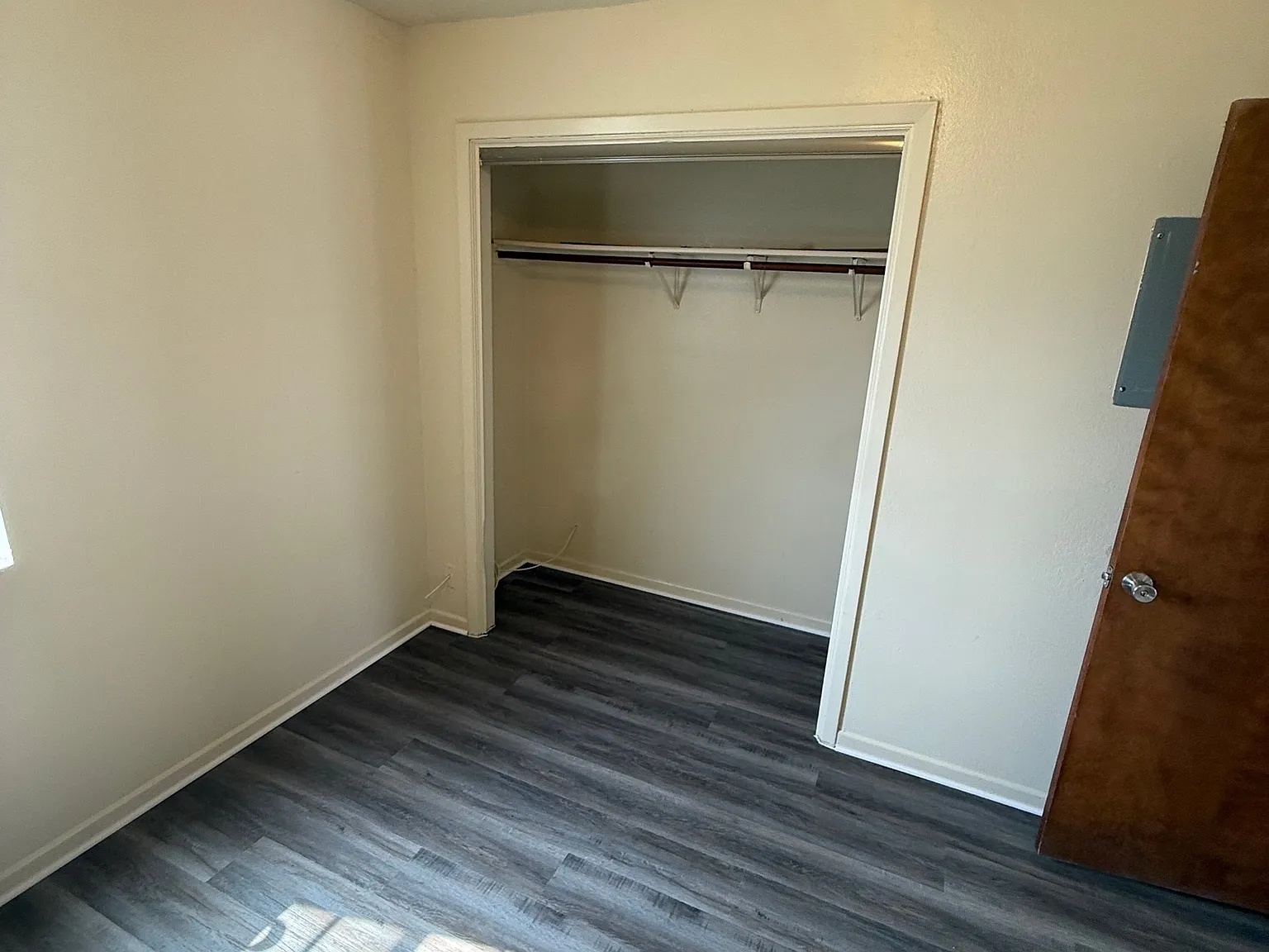 208 Veterans Ave — Photo 4