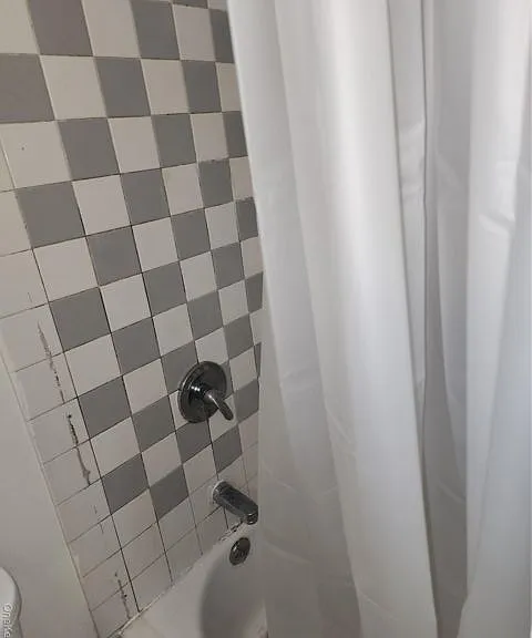 206-03 Jamaica Ave #2 — Photo 2