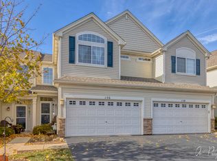 156 Durango Dr, Gilberts, IL 60136