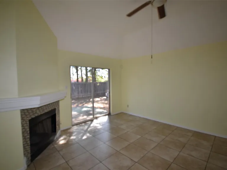 4729 Castleman Dr — Photo 8