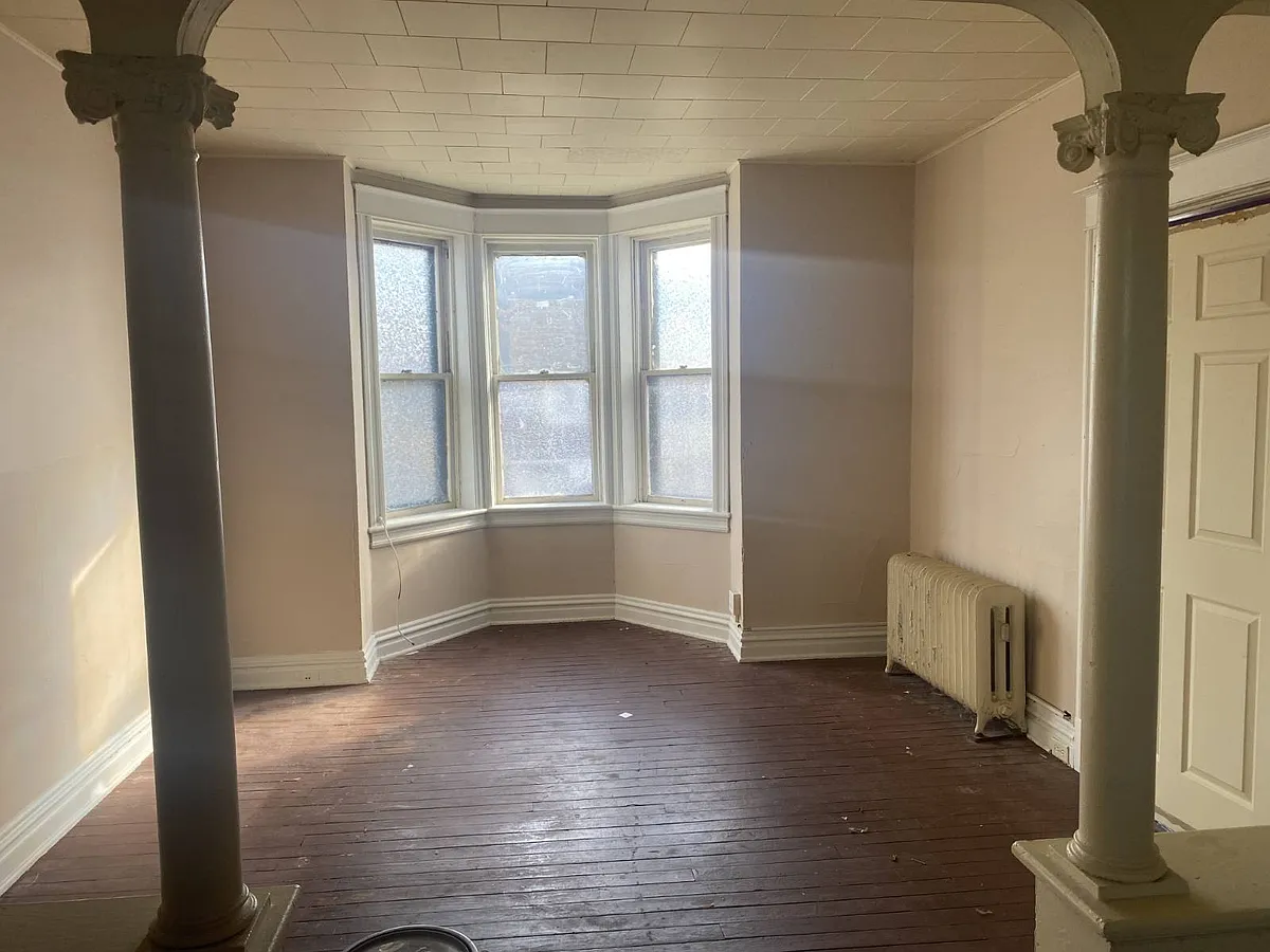 Building Photo - 169 7th Ave #2F