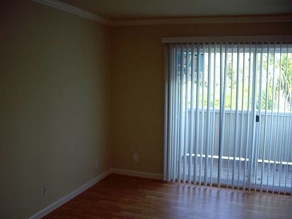 5th image of 801 Meadowsweet Dr APT D