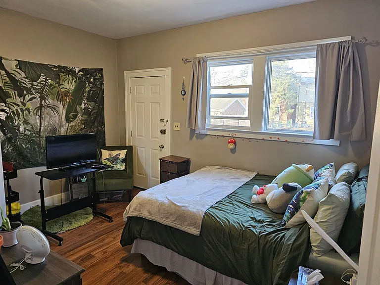 429 Partington Ave — Photo 5