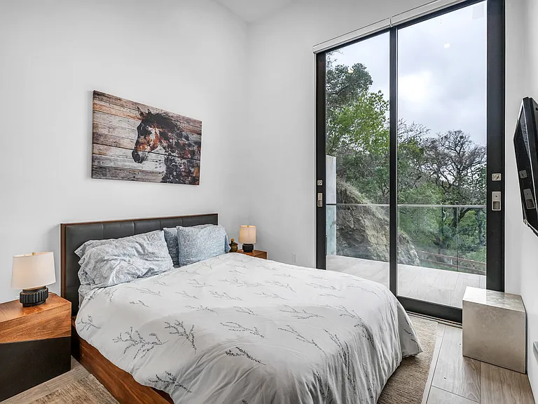 6560 Sonoma Mountain Rd — Photo 8
