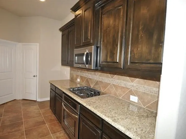 2408 Elm Valley Dr — Photo 12
