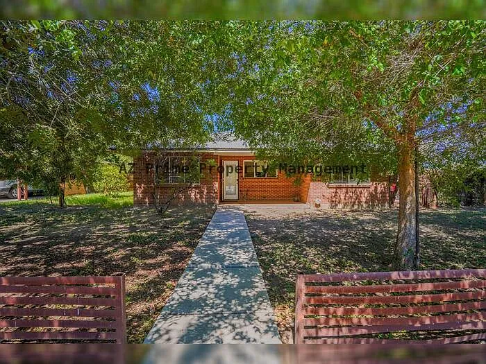 351 E Encanto Dr — Photo 2