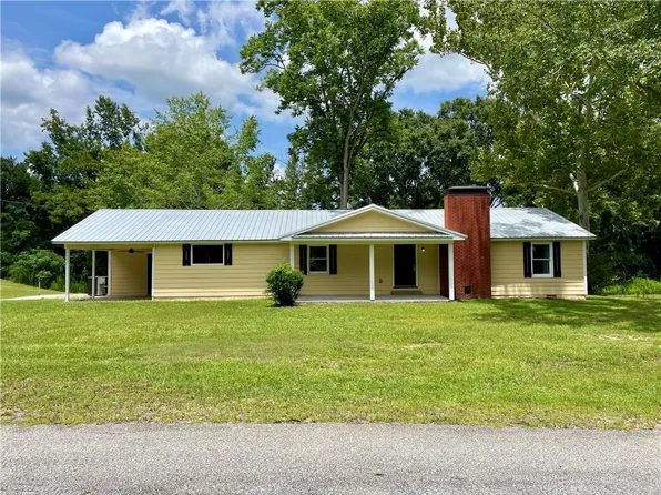 11 Thompson Ln, Phenix City, AL 36870