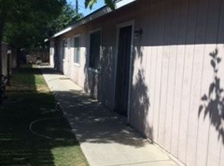 1129 W 7th St, Hanford, CA 93230