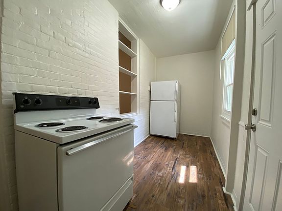 4th image of 634 Summerlea St #373