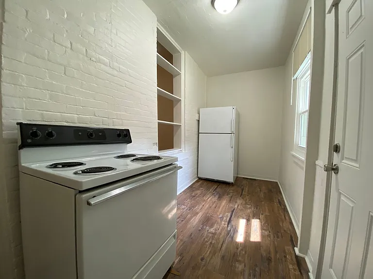 634 Summerlea St — Photo 14
