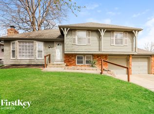 1212 SE Brookwood St, Lees Summit, MO 64063