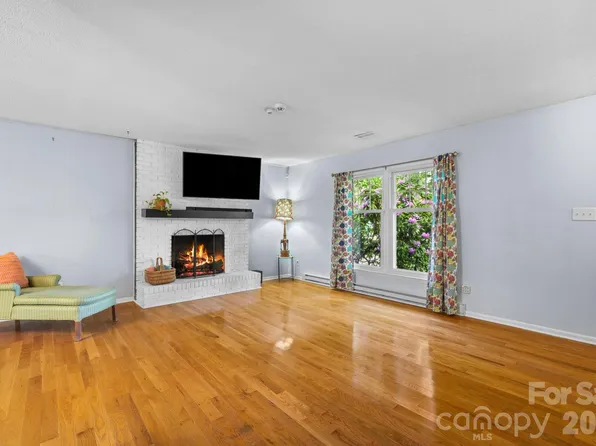 98 Pensacola Ave, Arden, NC 28704