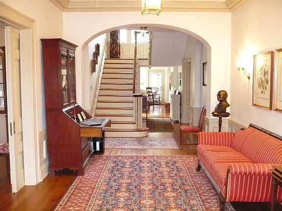 4th image of 42 Franklin Pl