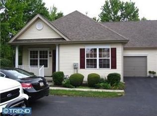 6 Windsor Ln, Bensalem, PA 19020