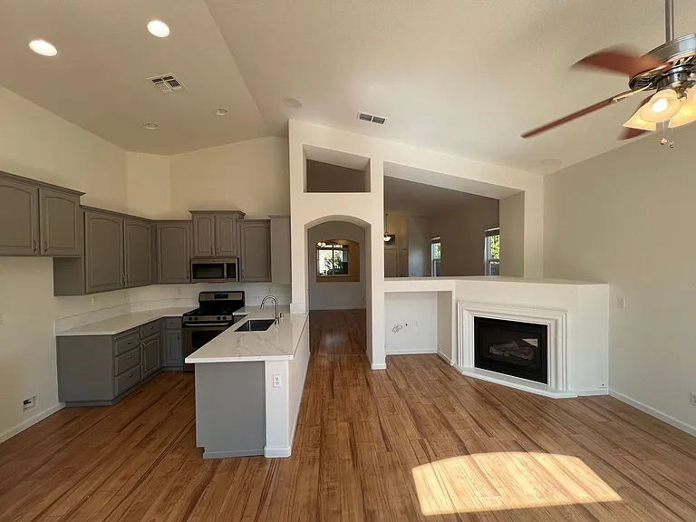 2249 Gallup Dr — Photo 7