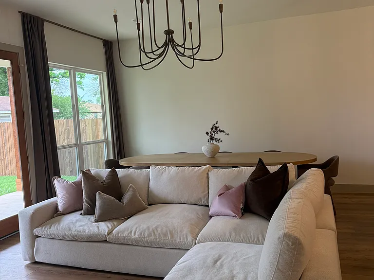 1012 N Oak St — Photo 12