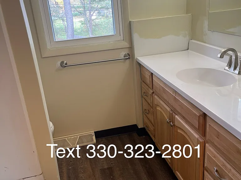 5855 Lawnview St NW — Photo 7