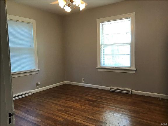 4th image of 2609 Wayland Ave