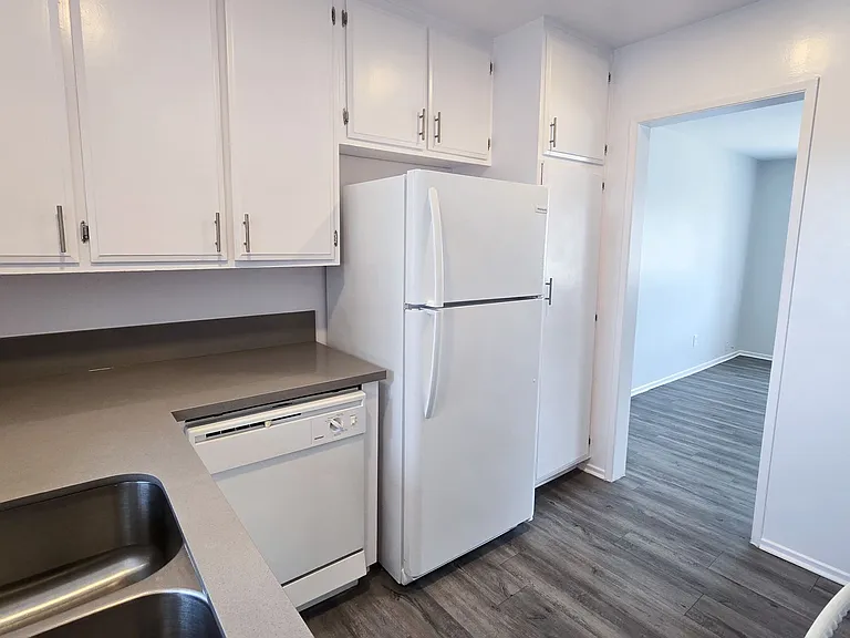 18400 Prairie Street — Photo 52