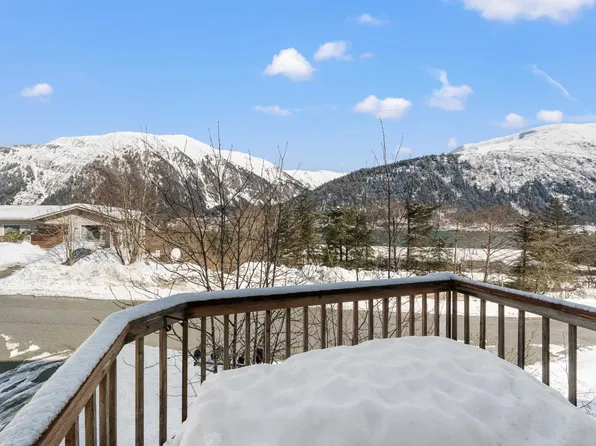 2892 Simpson Ave, Juneau, AK 99801