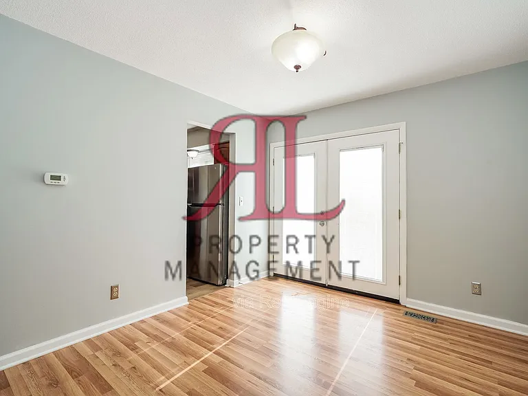 119 Stornoway Dr E — Photo 7