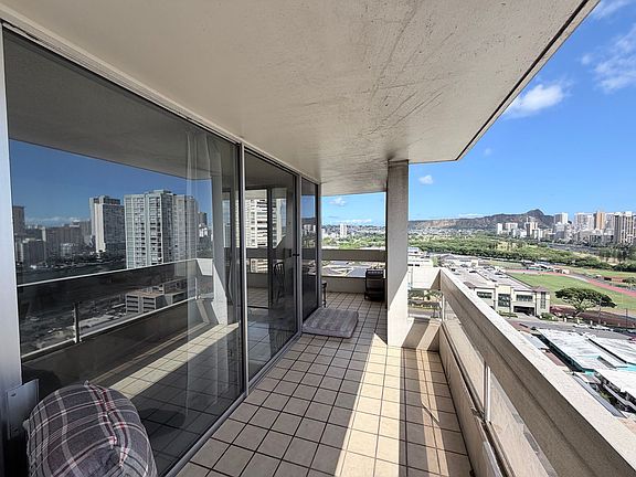 2nd image of 555 University Ave APT 1900
