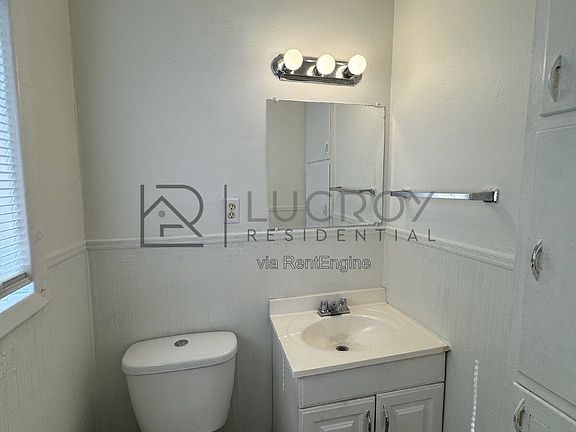 5th image of 2716 Woodside Dr