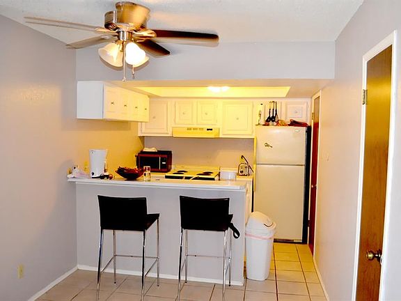 3rd image of 6201 Escondido Dr APT 19D