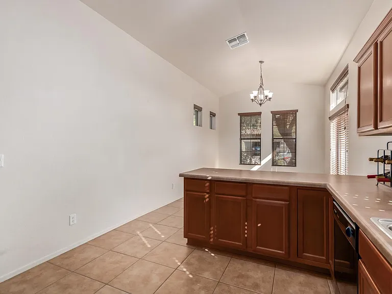 6850 E Pearl St — Photo 24