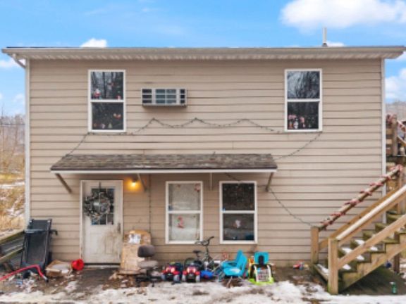 2nd image of 48 Davis St