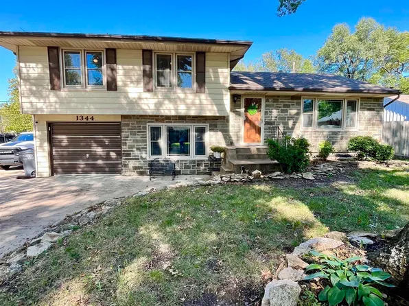 1344 Prairie Park Ln, Emporia, KS 66801