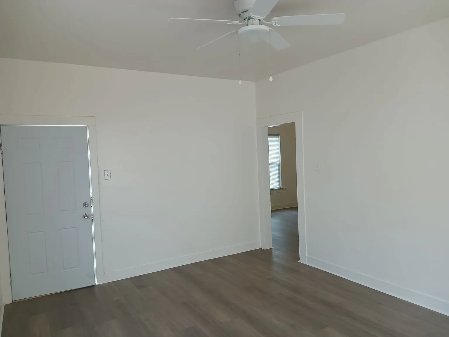 2146 Spencer Ave — Photo 4