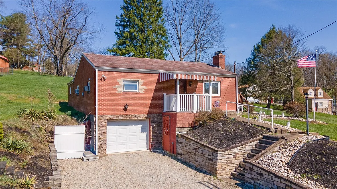 6430 Churchill Rd photo 1