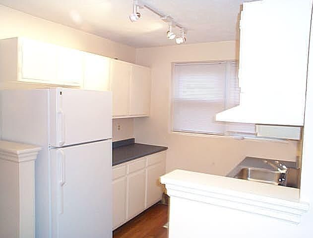2nd image of 402 Highland Ave Unit 4C