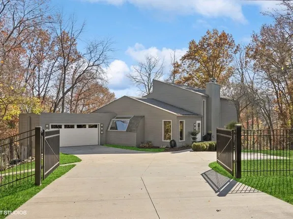 3979 Stewart Rd NE, Iowa City, IA 52240