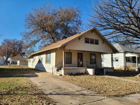 1711 Loomis St, Winfield, KS 67156