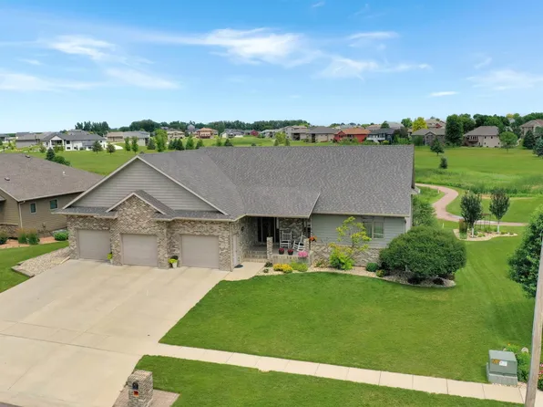 906 Par Ln, Dell Rapids, SD 57022