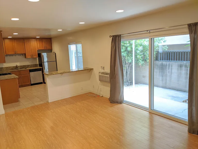 2310 S Bentley Ave #1 — Photo 7