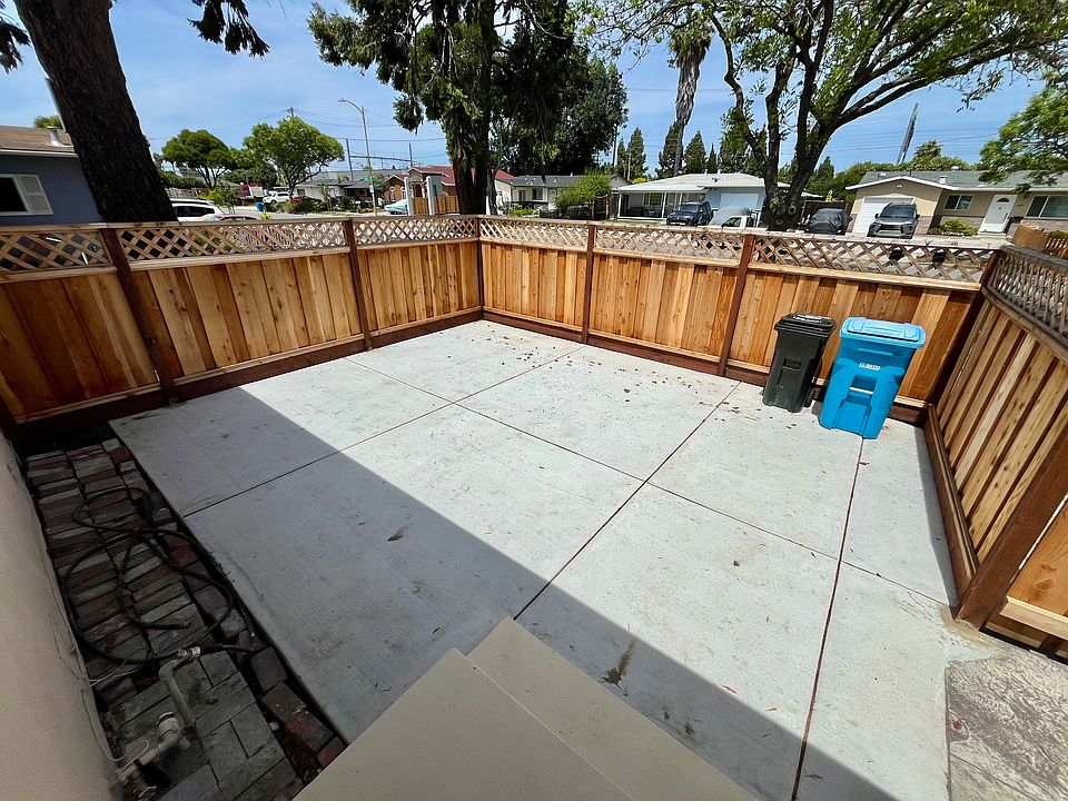 1st image of 3238 Agate Dr